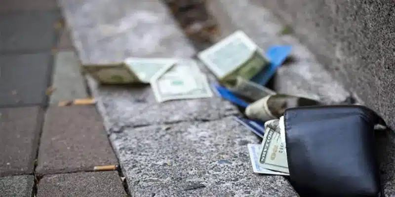 Những lời khuyên khi mơ thấy mất tiền